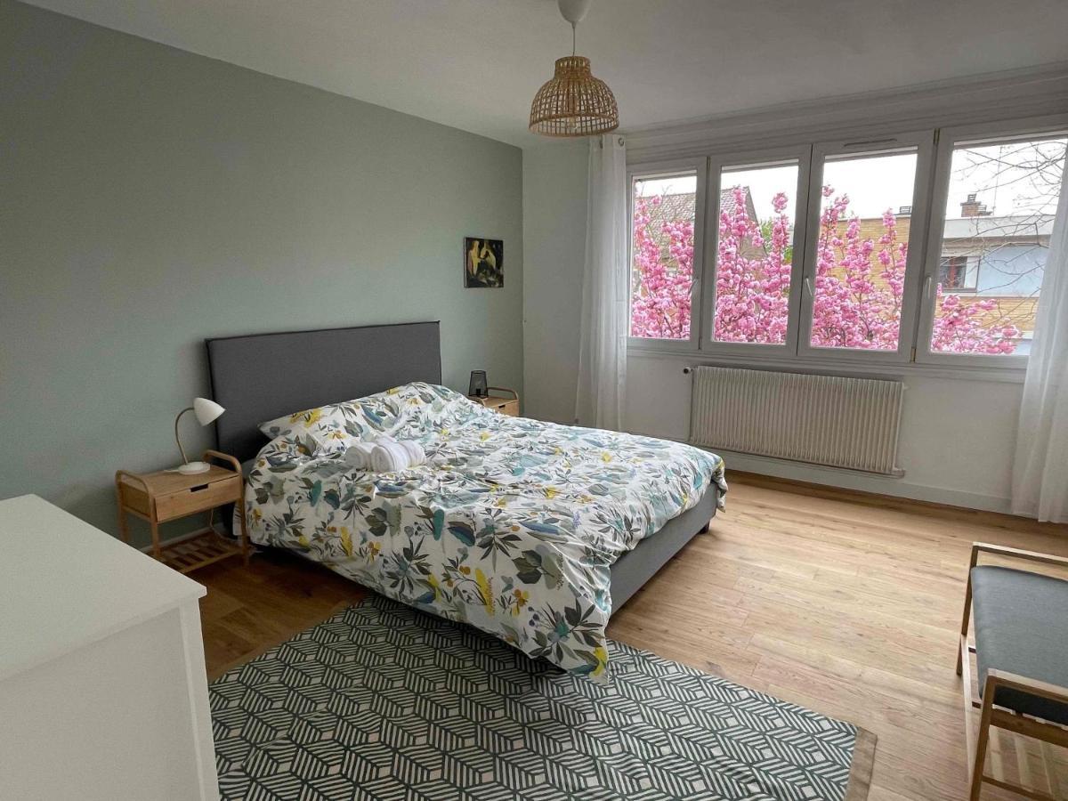 La Chambre Jaune Maison Avec Grande Terrasse Et Garage Prive Lille Exterior foto